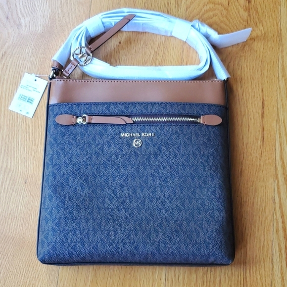 Michael Kors Handbags - Michael Kors Jet Set Charm Signature Crossbody NWT